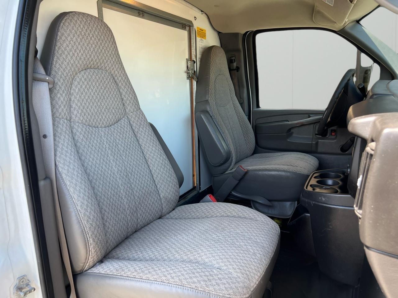 Chevrolet Express LS 3500 2009