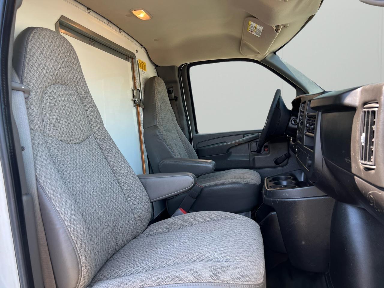 Chevrolet Express LS 3500 2009