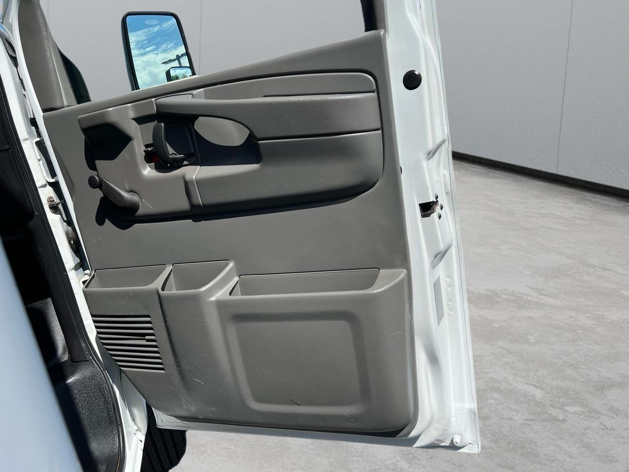 Chevrolet Express LS 3500 2009