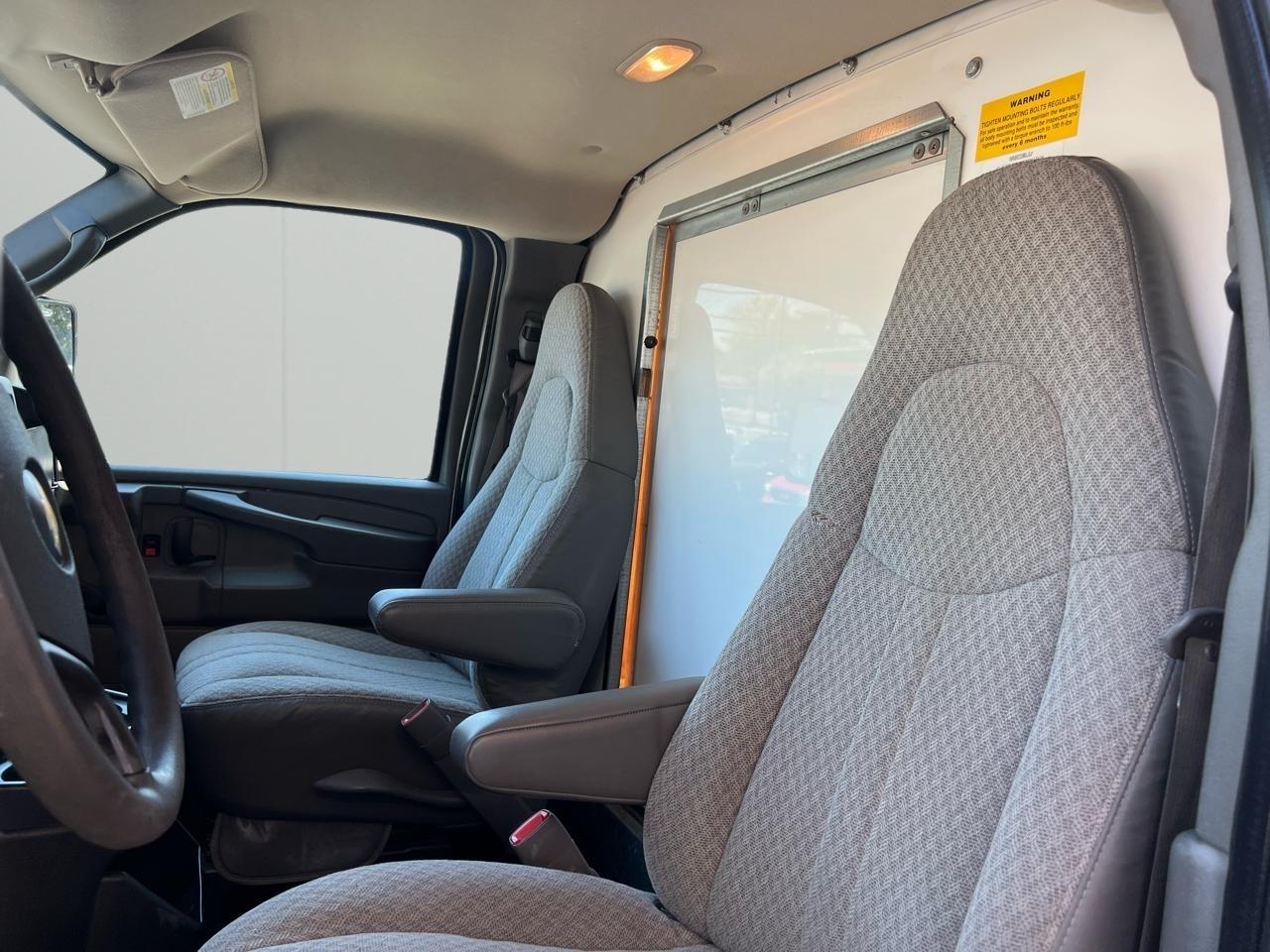 Chevrolet Express LS 3500 2009