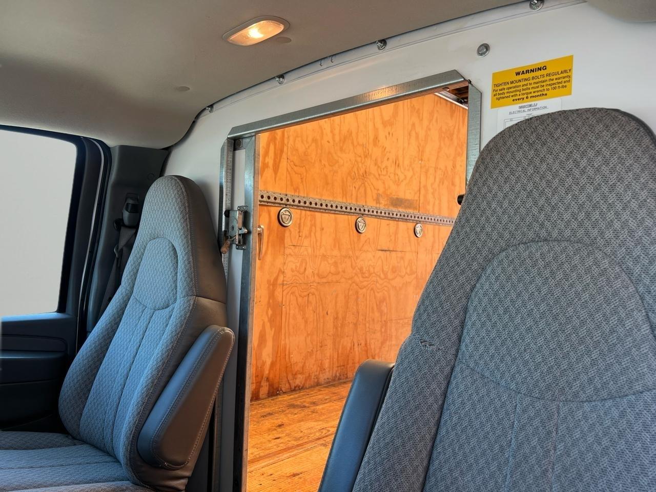 Chevrolet Express LS 3500 2009