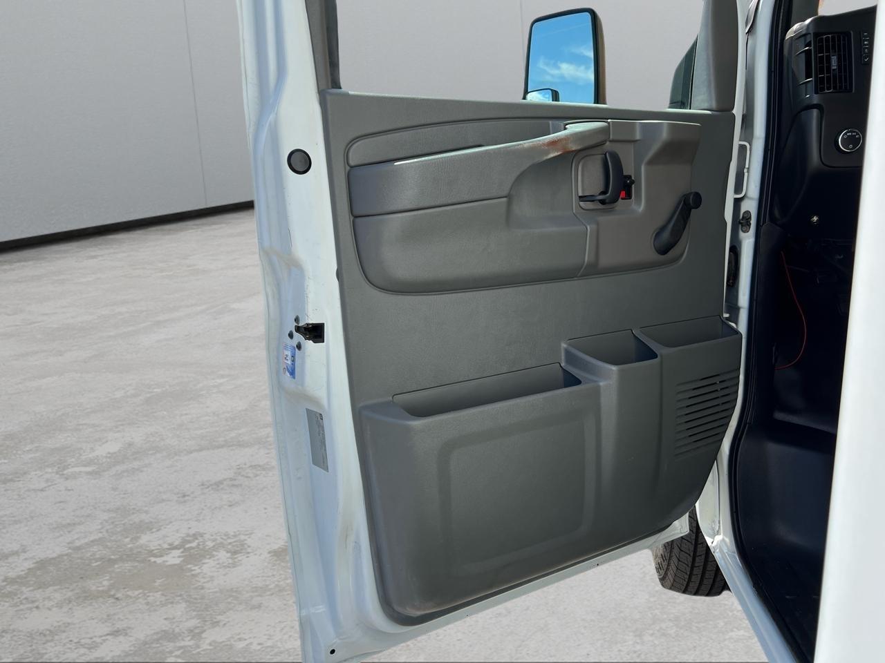 Chevrolet Express LS 3500 2009