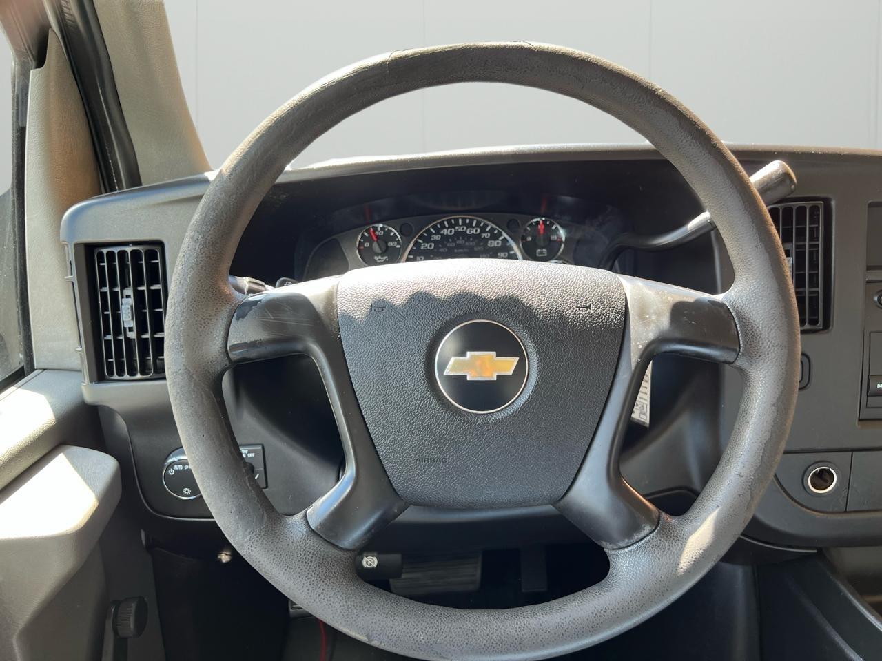 Chevrolet Express LS 3500 2009