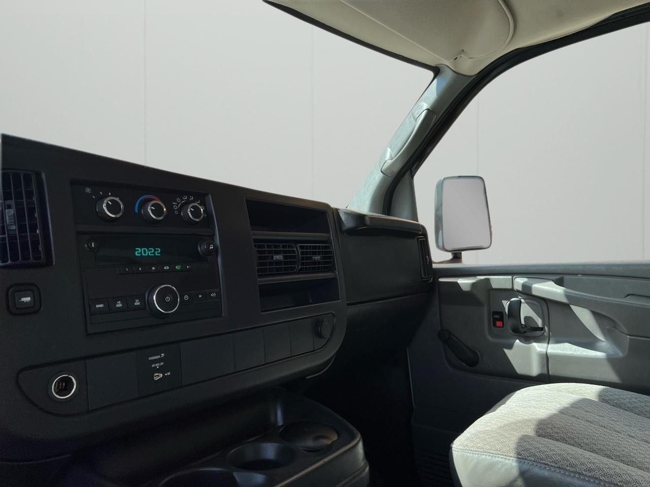 Chevrolet Express LS 3500 2009