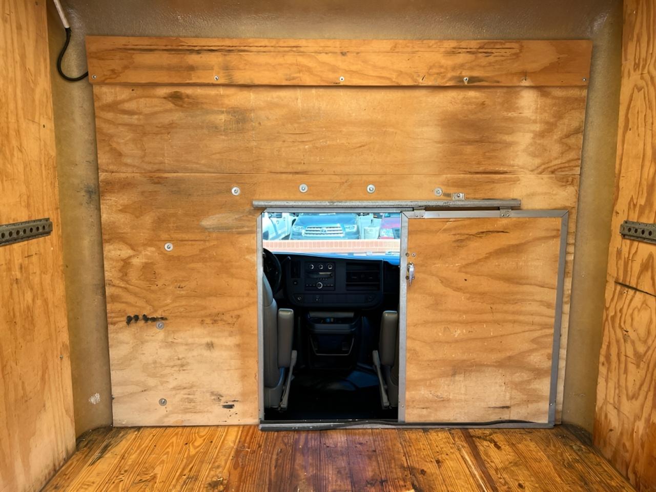 Chevrolet Express LS 3500 2009