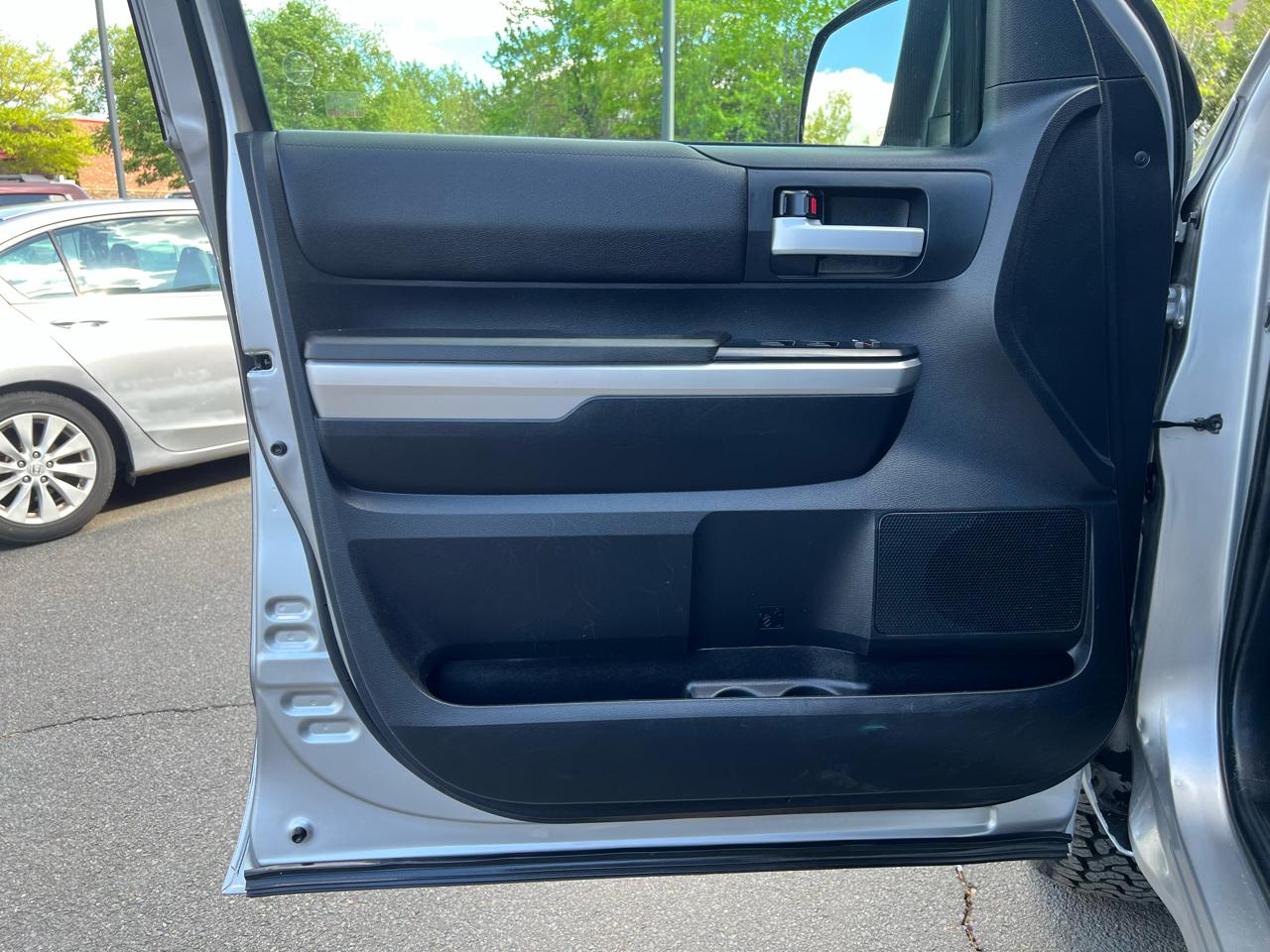 Toyota Tundra SR5 5.7L V8 FFV Double Cab 4WD 2014