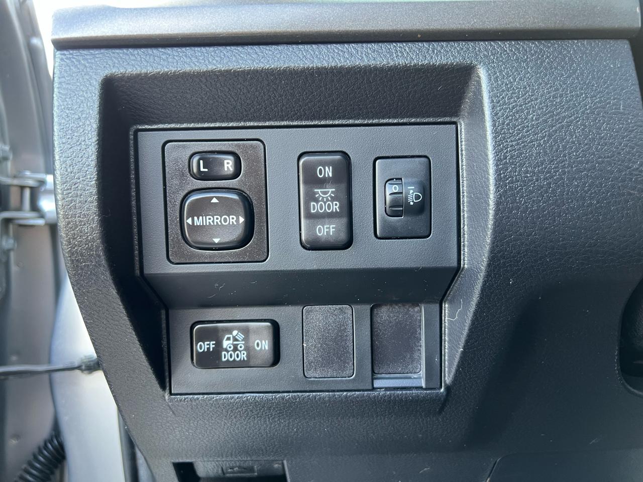 Toyota Tundra SR5 5.7L V8 FFV Double Cab 4WD 2014