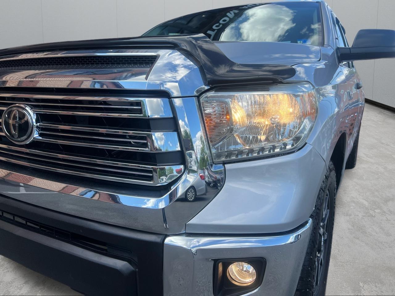 Toyota Tundra SR5 5.7L V8 Double Cab 4WD 2014