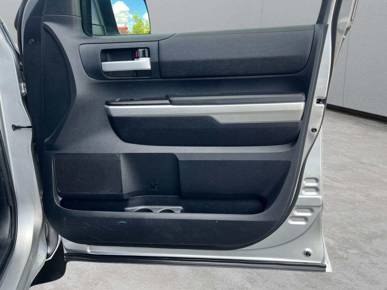 Toyota Tundra SR5 5.7L V8 Double Cab 4WD 2014