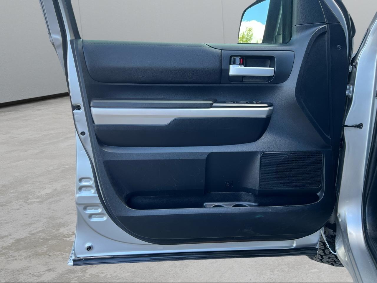 Toyota Tundra SR5 5.7L V8 Double Cab 4WD 2014