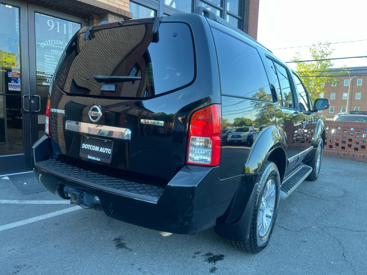 Nissan Pathfinder 4WD 4dr V6 Silver Edition 2012