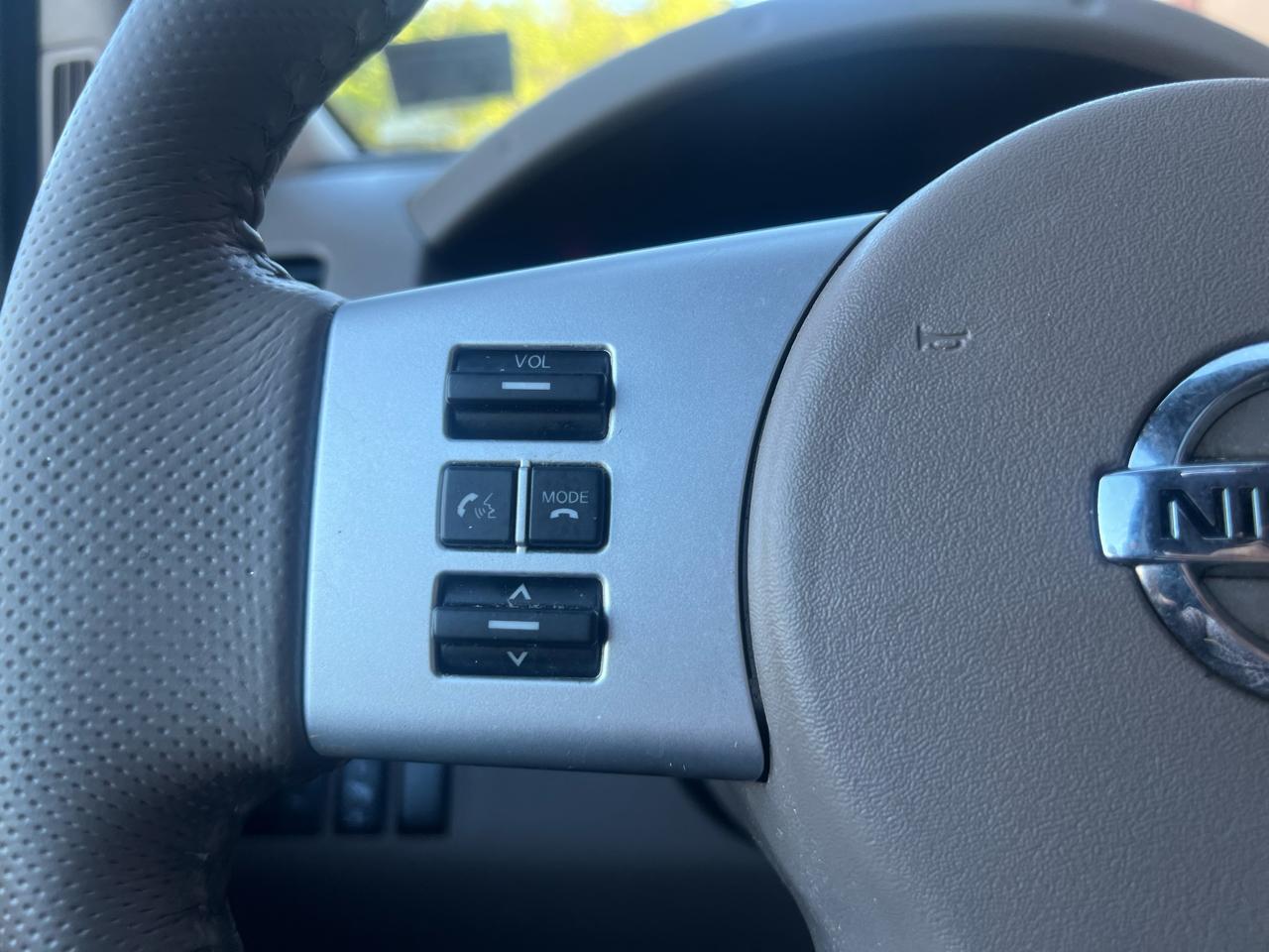 Nissan Pathfinder 4WD 4dr V6 Silver Edition 2012