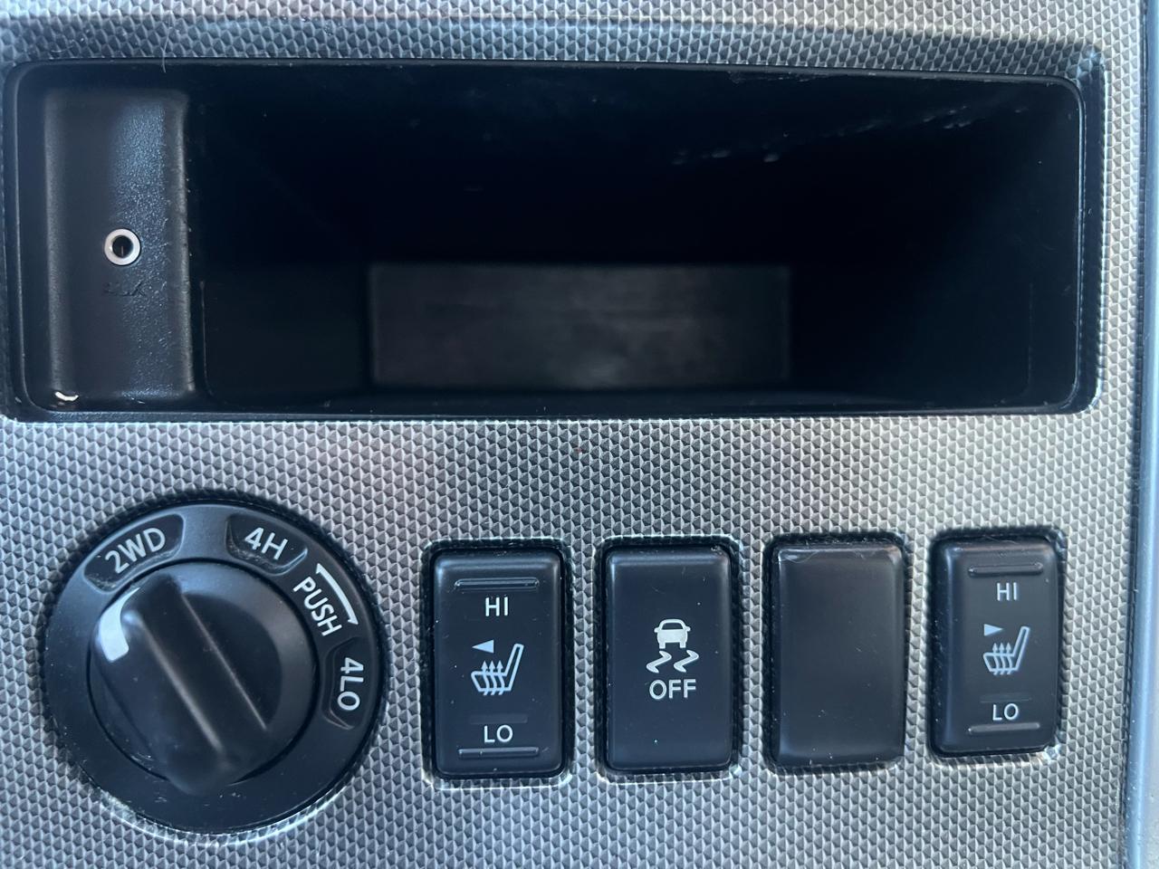 Nissan Pathfinder 4WD 4dr V6 Silver Edition 2012