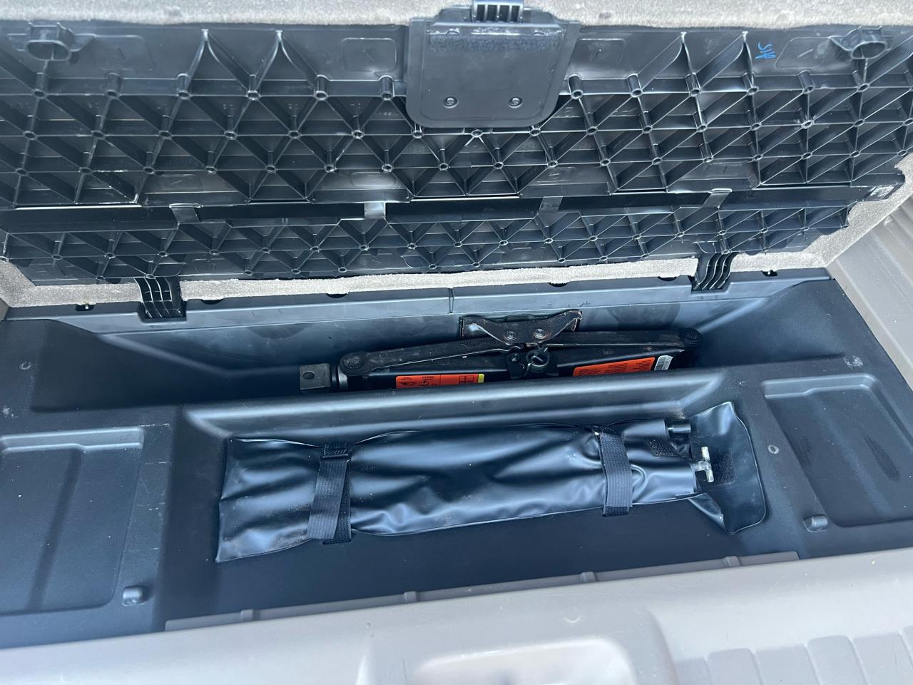 Nissan Pathfinder 4WD 4dr V6 Silver Edition 2012