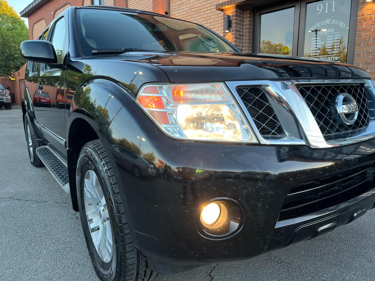 Nissan Pathfinder 4WD 4dr V6 Silver Edition 2012