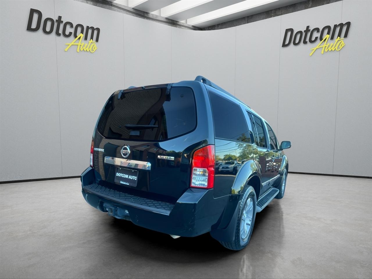 Nissan Pathfinder 4WD 4dr V6 Silver Edition 2012