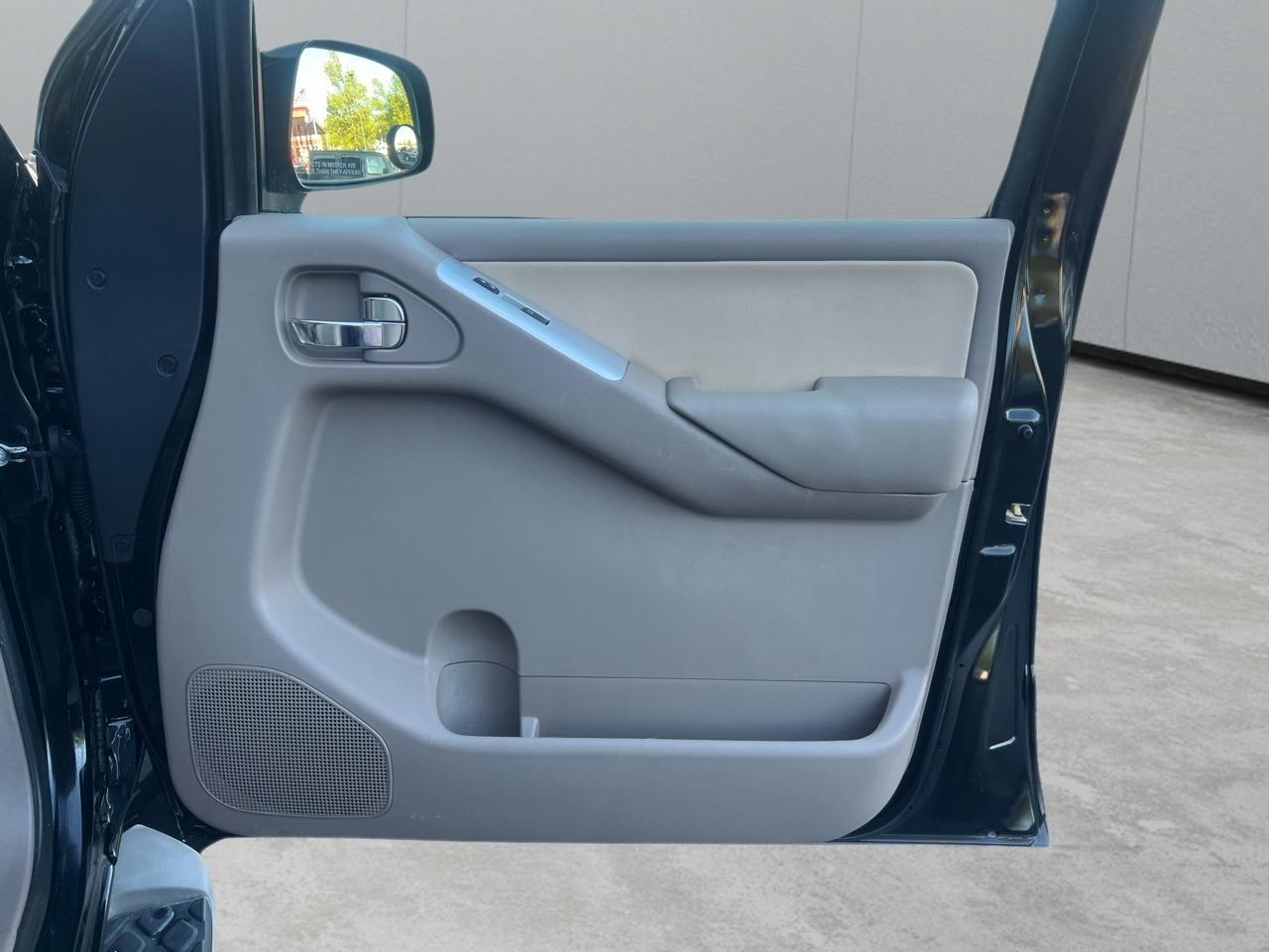 Nissan Pathfinder 4WD 4dr V6 Silver Edition 2012