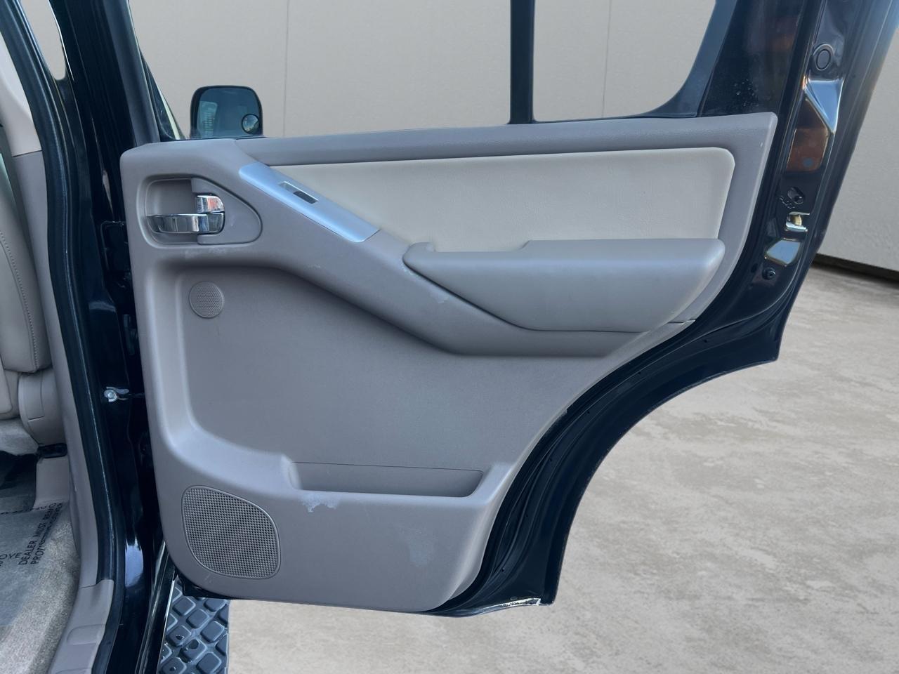 Nissan Pathfinder 4WD 4dr V6 Silver Edition 2012