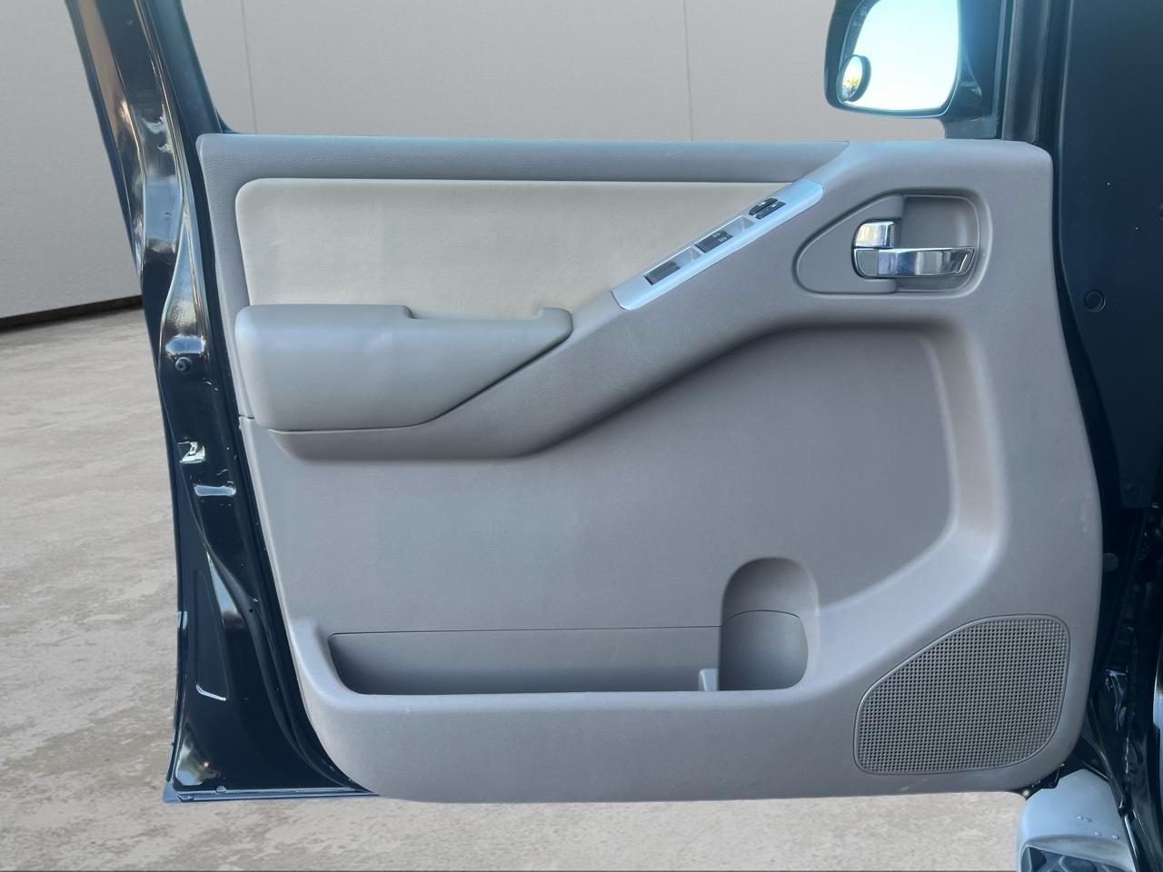 Nissan Pathfinder 4WD 4dr V6 Silver Edition 2012