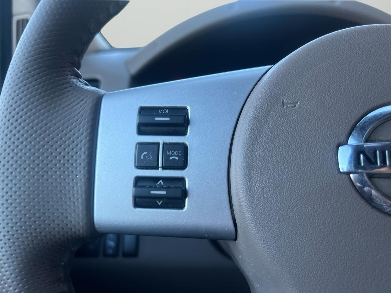 Nissan Pathfinder 4WD 4dr V6 Silver Edition 2012