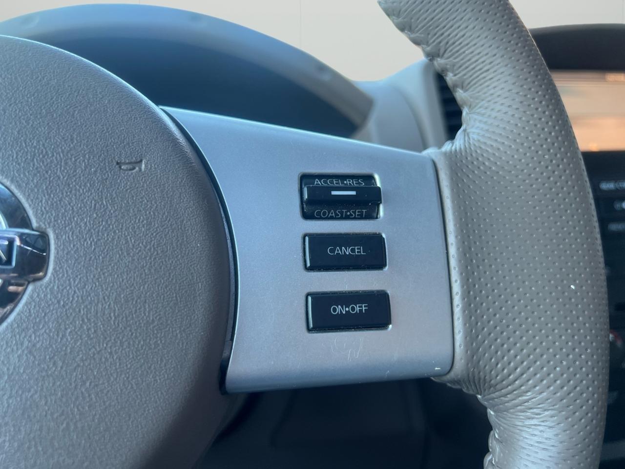 Nissan Pathfinder 4WD 4dr V6 Silver Edition 2012