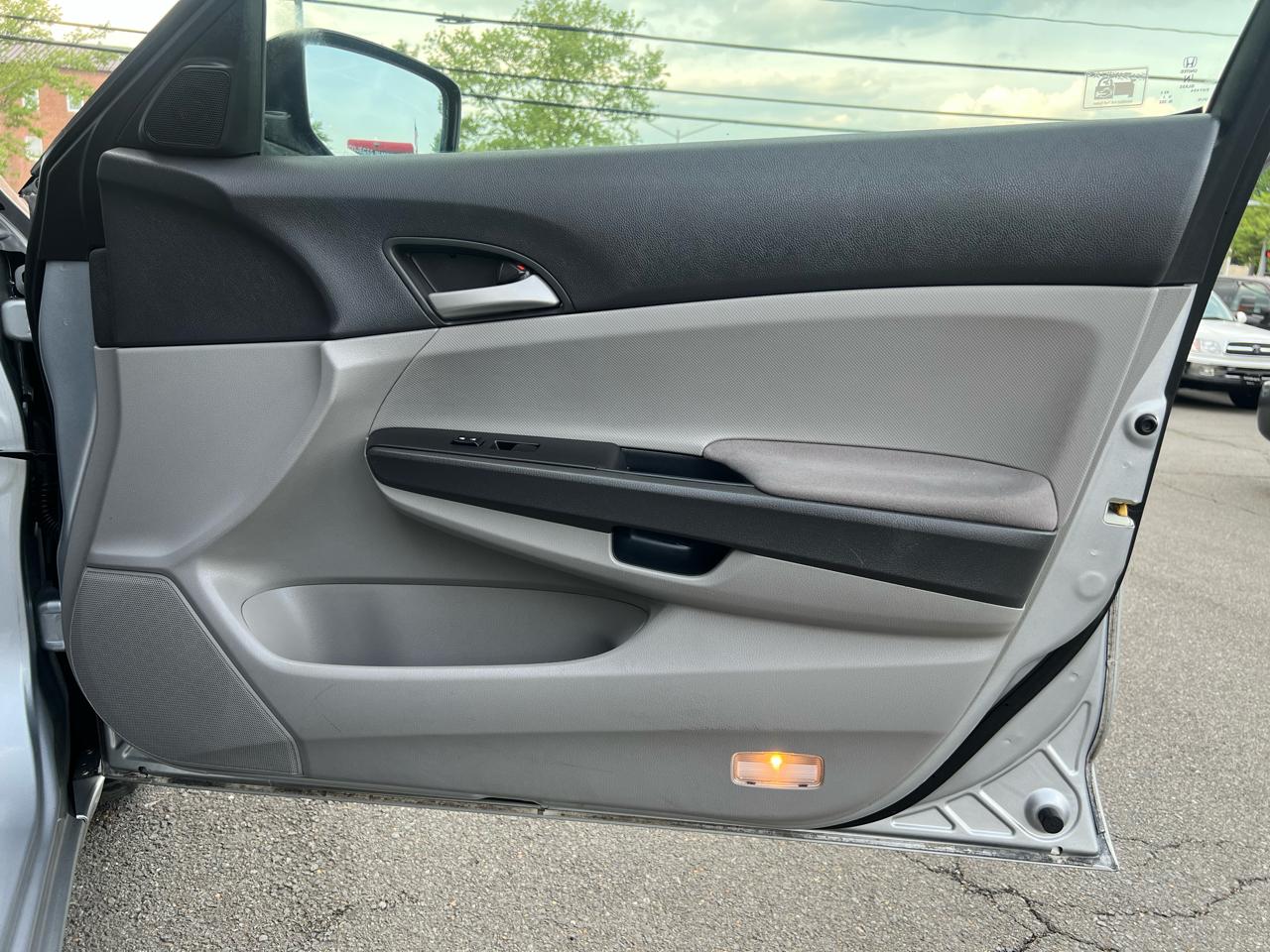 Honda Accord LX sedan AT 2009