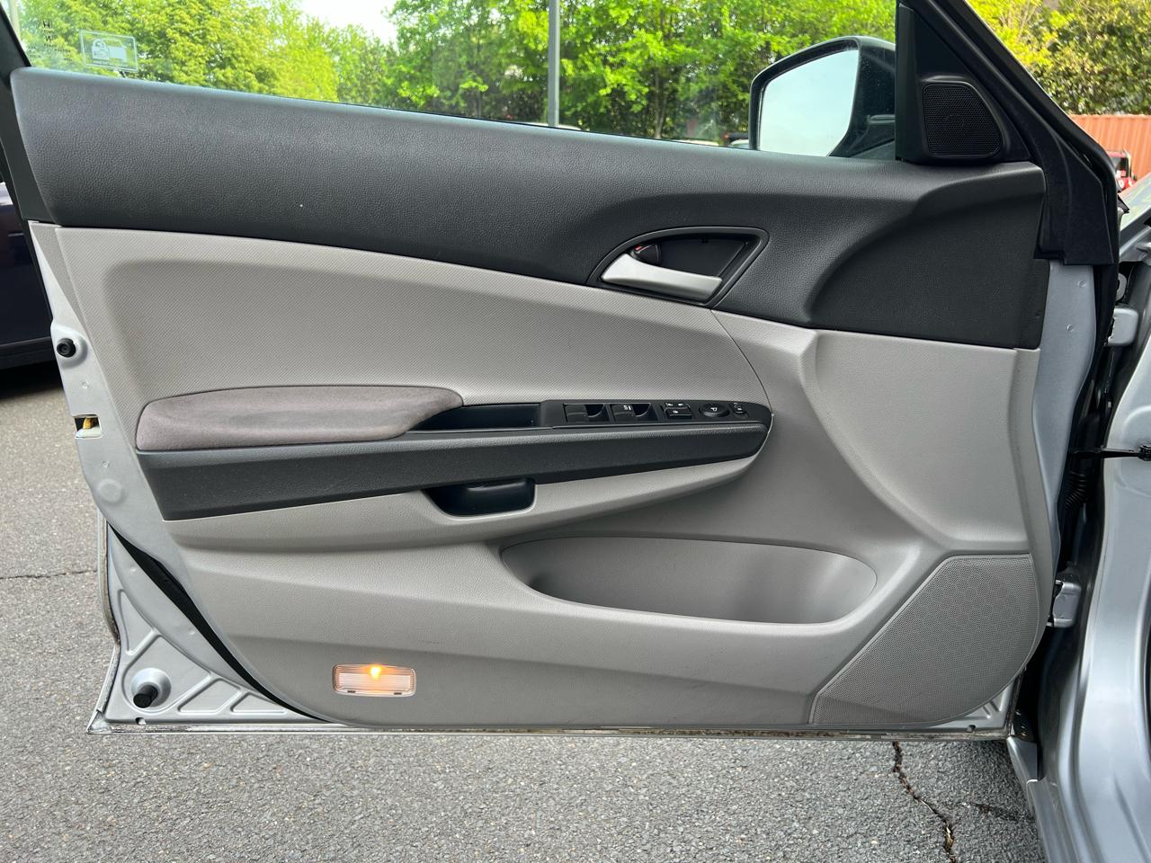 Honda Accord LX sedan AT 2009