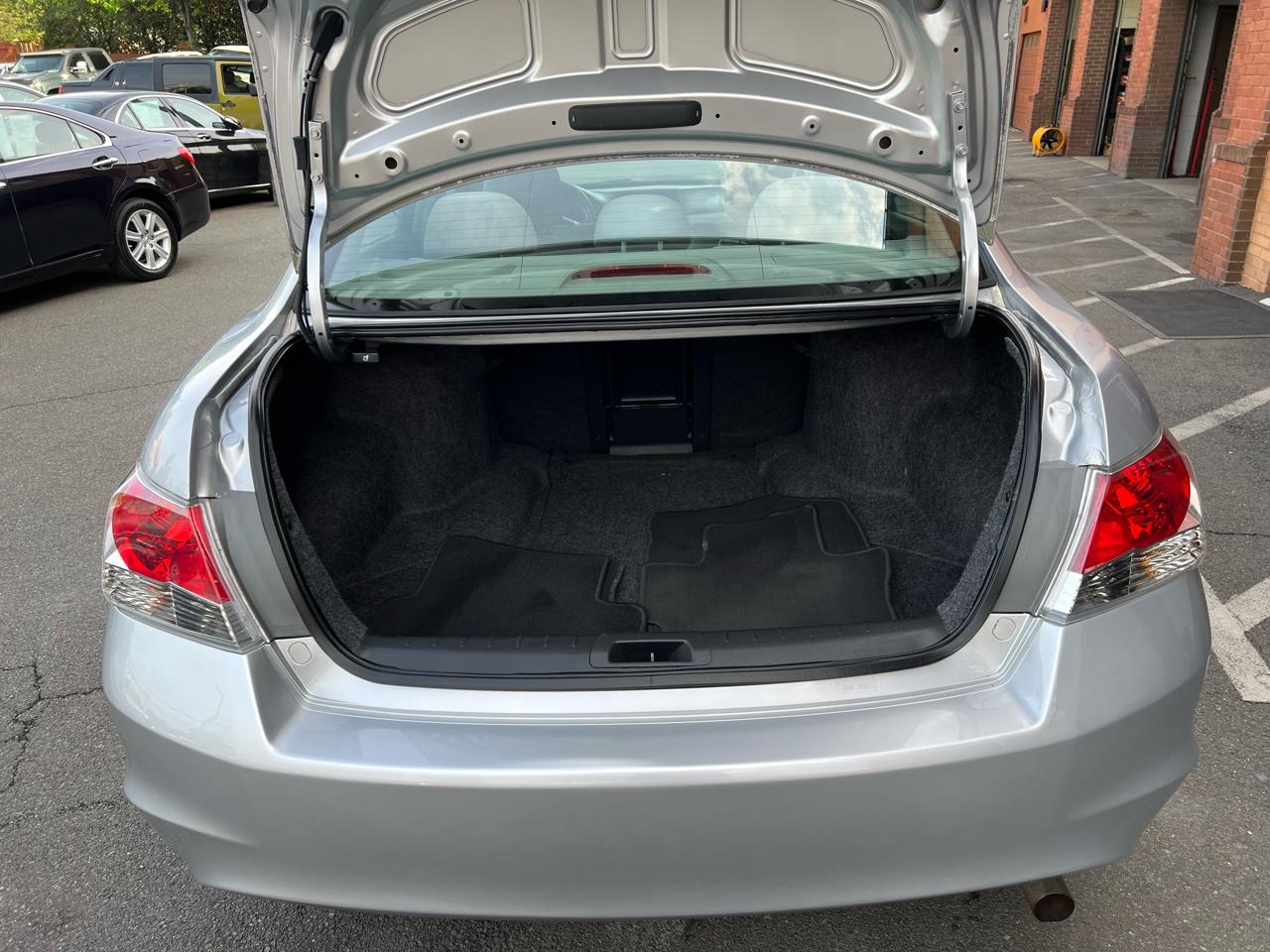 Honda Accord LX sedan AT 2009