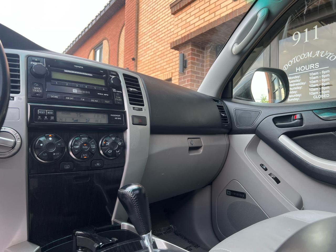 Toyota 4Runner Limited 4WD V6 2009