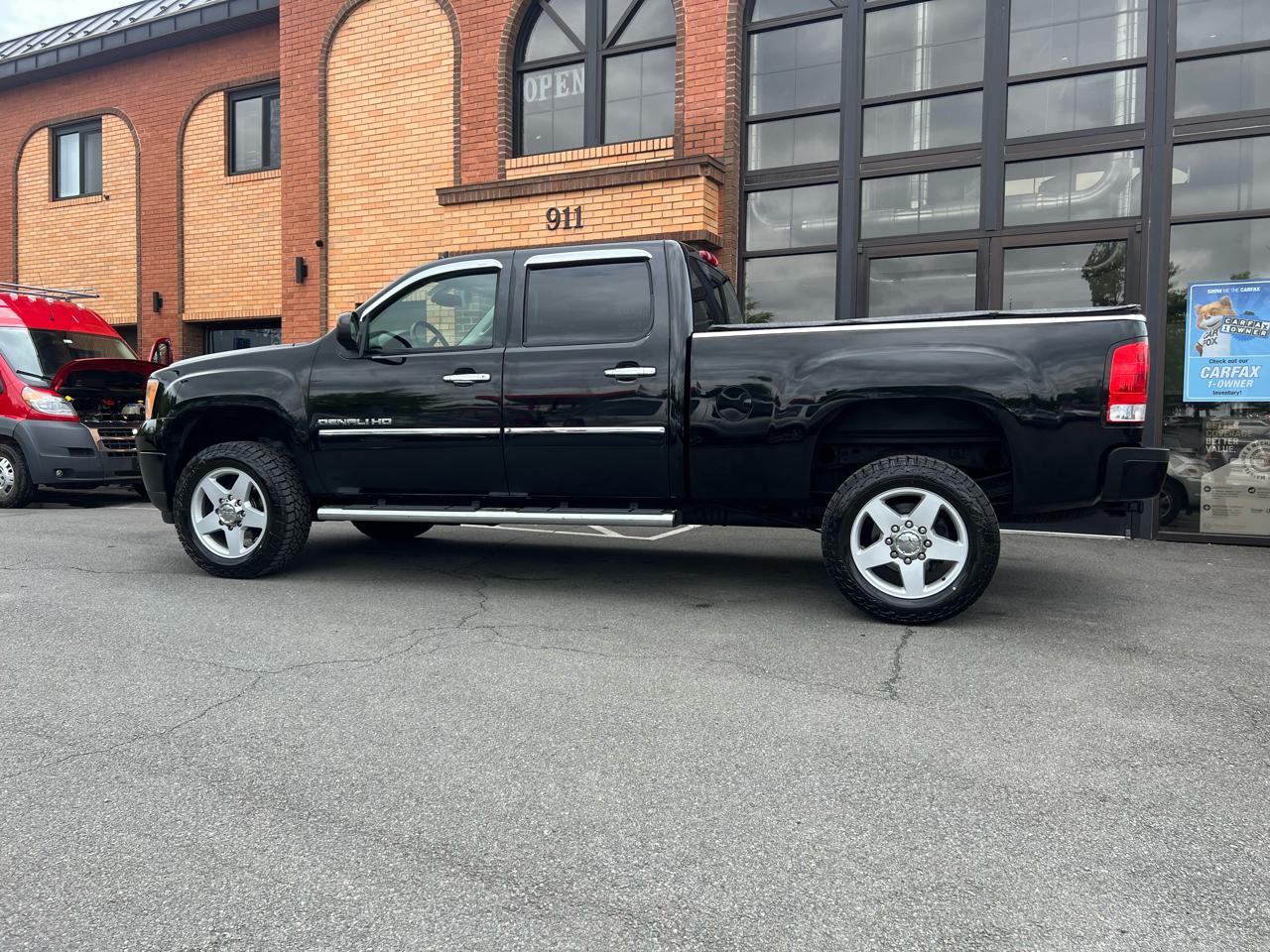 GMC Sierra 2500HD Denali Crew Cab 4WD 2011
