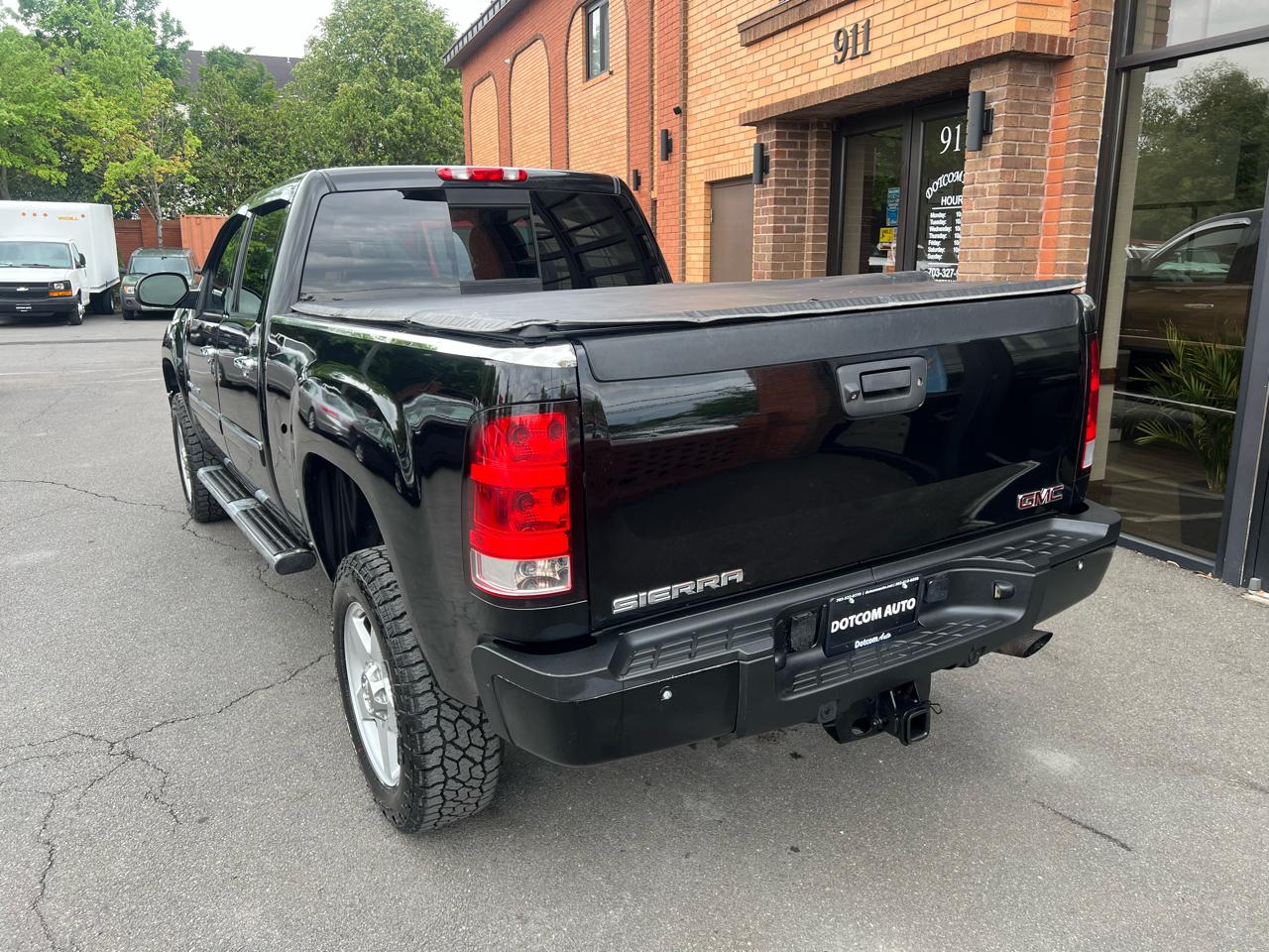 GMC Sierra 2500HD Denali Crew Cab 4WD 2011