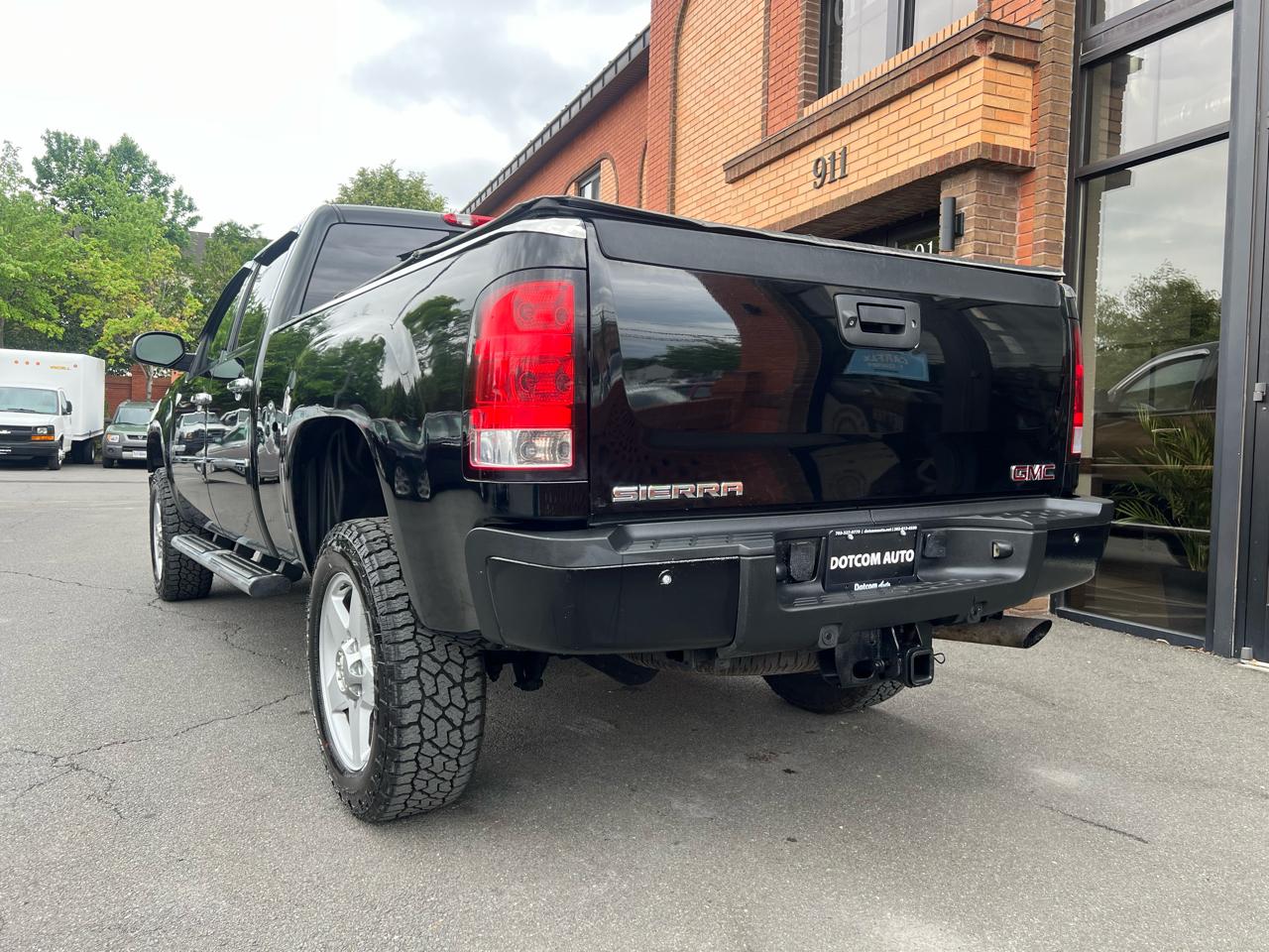 GMC Sierra 2500HD Denali Crew Cab 4WD 2011