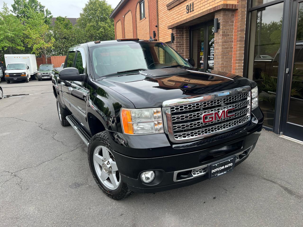 GMC Sierra 2500HD Denali Crew Cab 4WD 2011