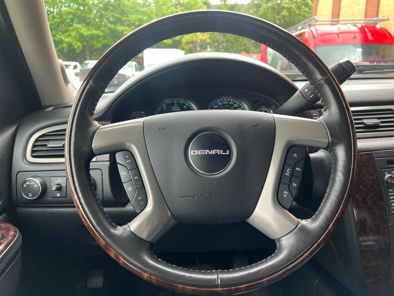 GMC Sierra 2500HD Denali Crew Cab 4WD 2011