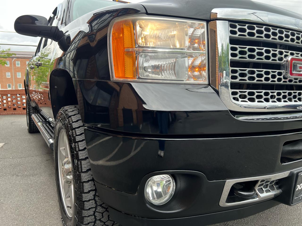 GMC Sierra 2500HD Denali Crew Cab 4WD 2011