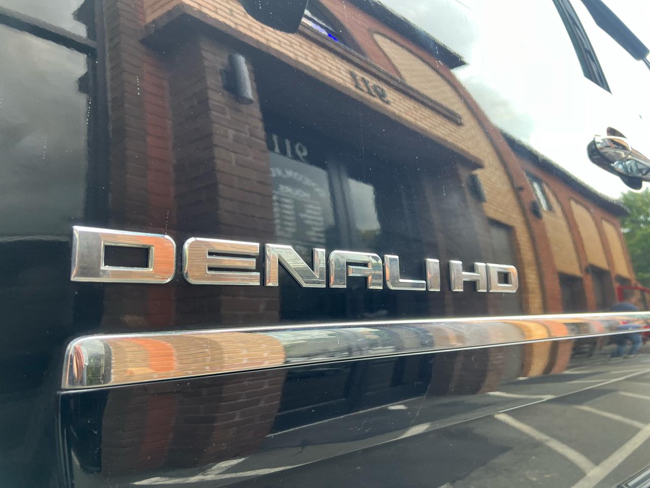 GMC Sierra 2500HD Denali Crew Cab 4WD 2011