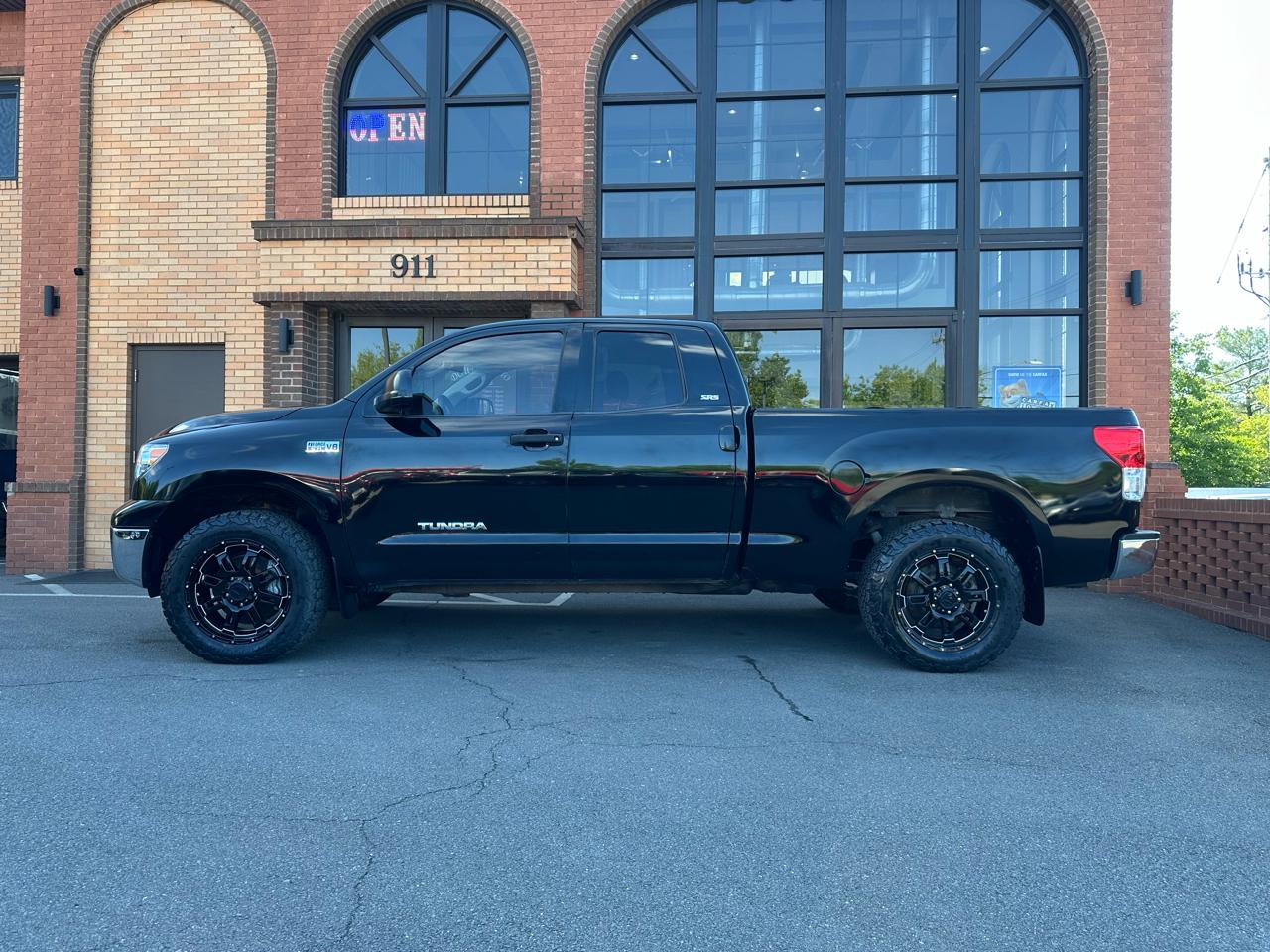Toyota Tundra Tundra-Grade 5.7L FFV Double Cab 4WD 2010