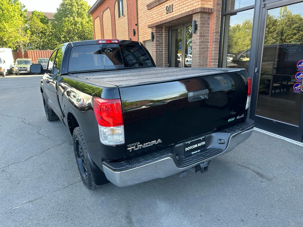 Toyota Tundra Tundra-Grade 5.7L FFV Double Cab 4WD 2010
