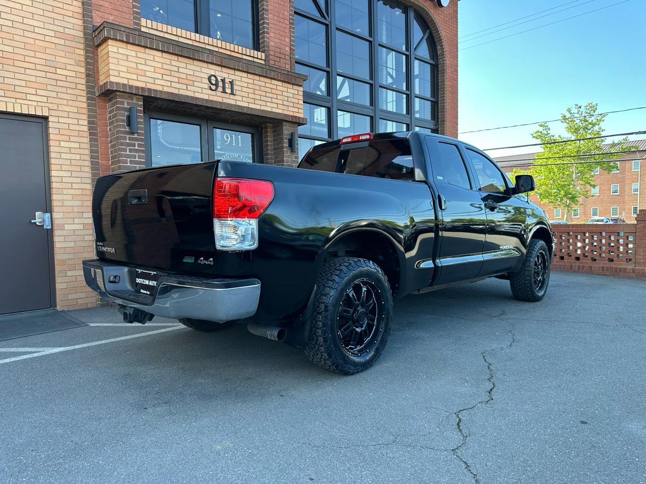 Toyota Tundra Tundra-Grade 5.7L FFV Double Cab 4WD 2010