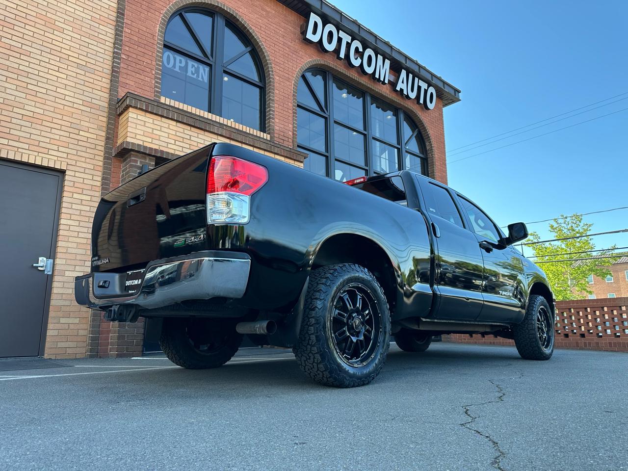 Toyota Tundra Tundra-Grade 5.7L FFV Double Cab 4WD 2010