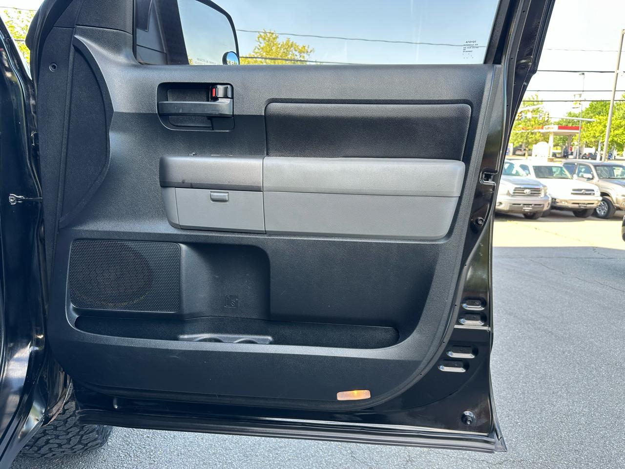 Toyota Tundra Tundra-Grade 5.7L FFV Double Cab 4WD 2010