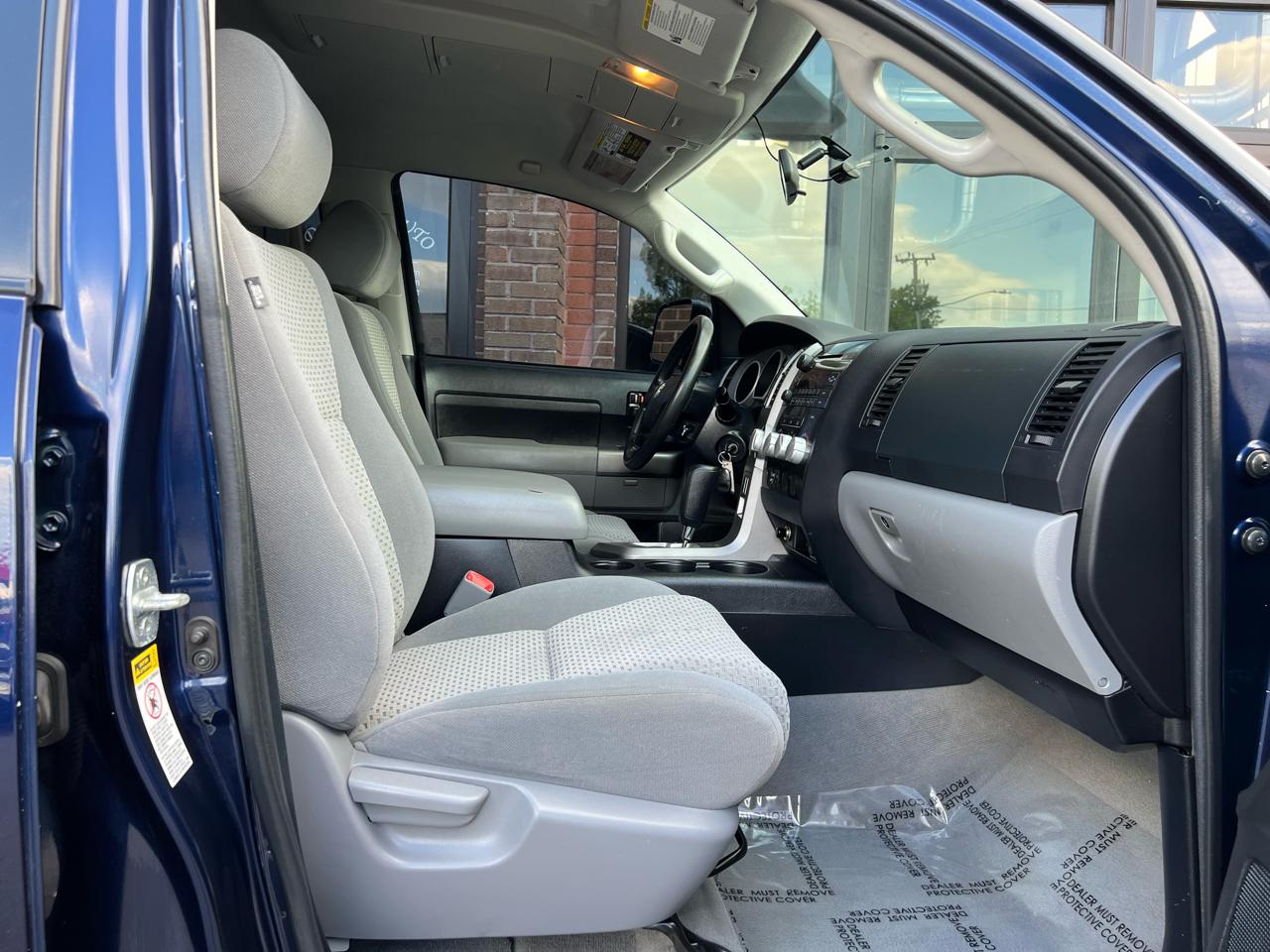 Toyota Tundra Tundra-Grade CrewMax 5.7L 4WD 2010
