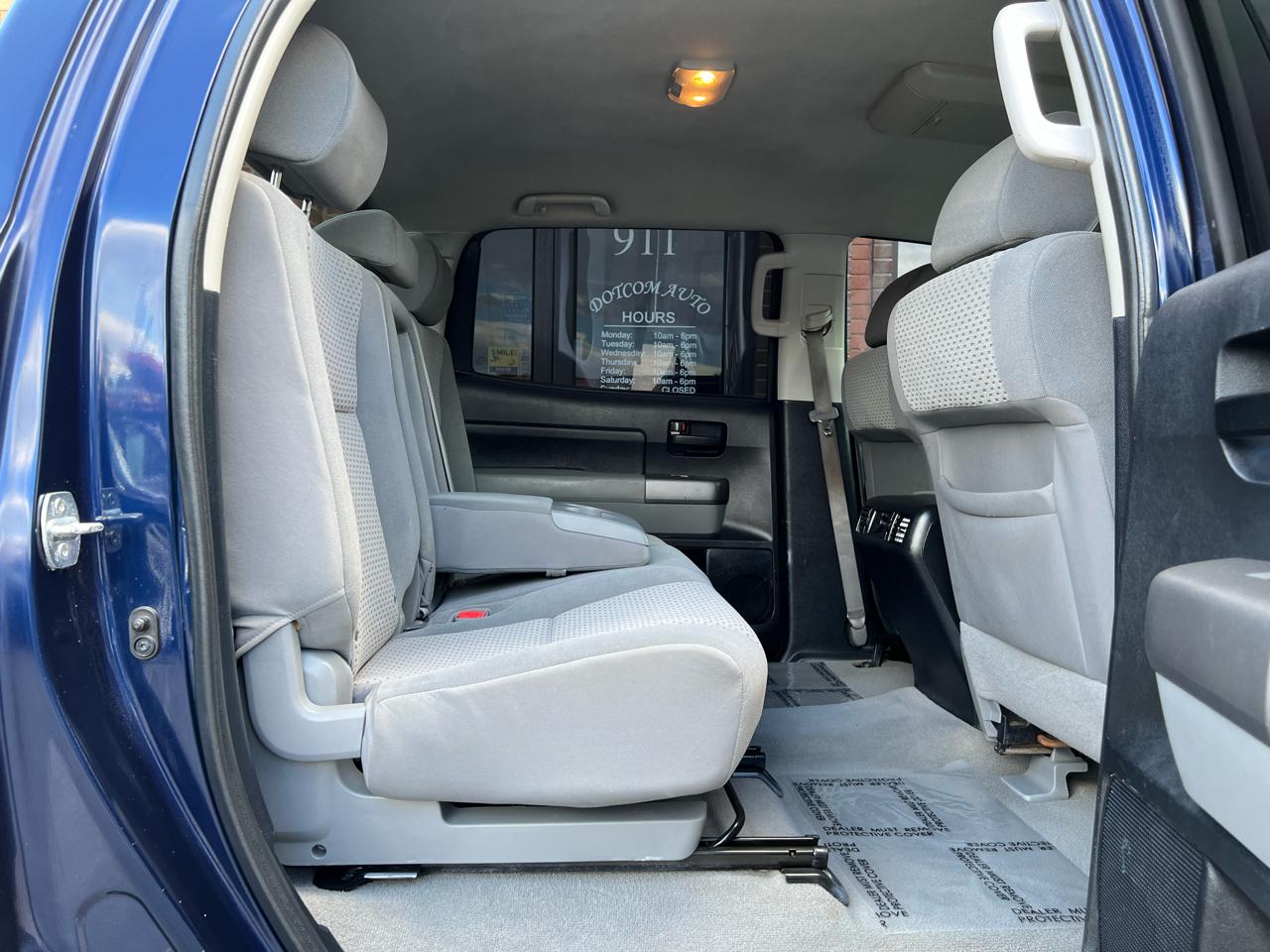 Toyota Tundra Tundra-Grade CrewMax 5.7L 4WD 2010