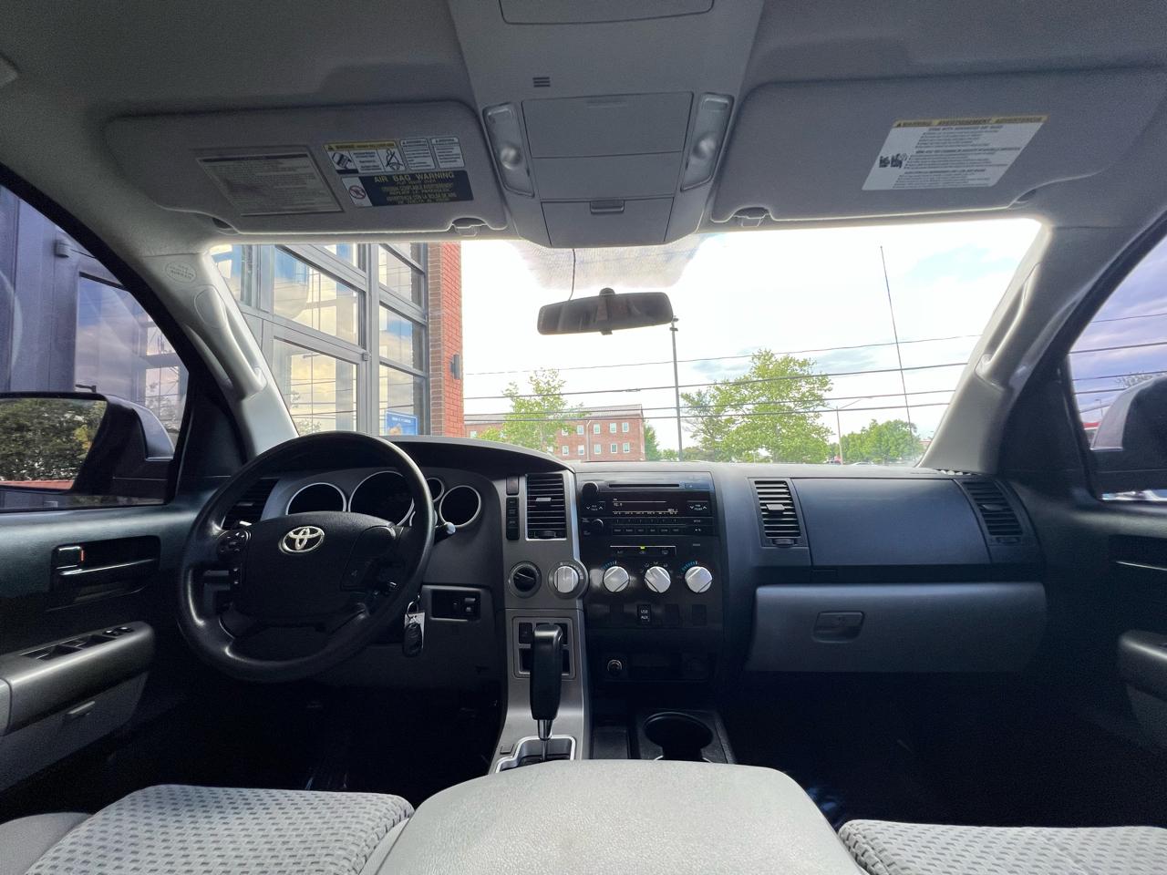 Toyota Tundra Tundra-Grade CrewMax 5.7L 4WD 2010