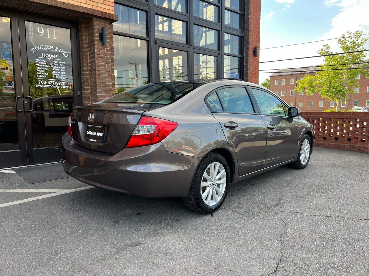 Honda Civic EX Sedan 5-Speed AT 2012