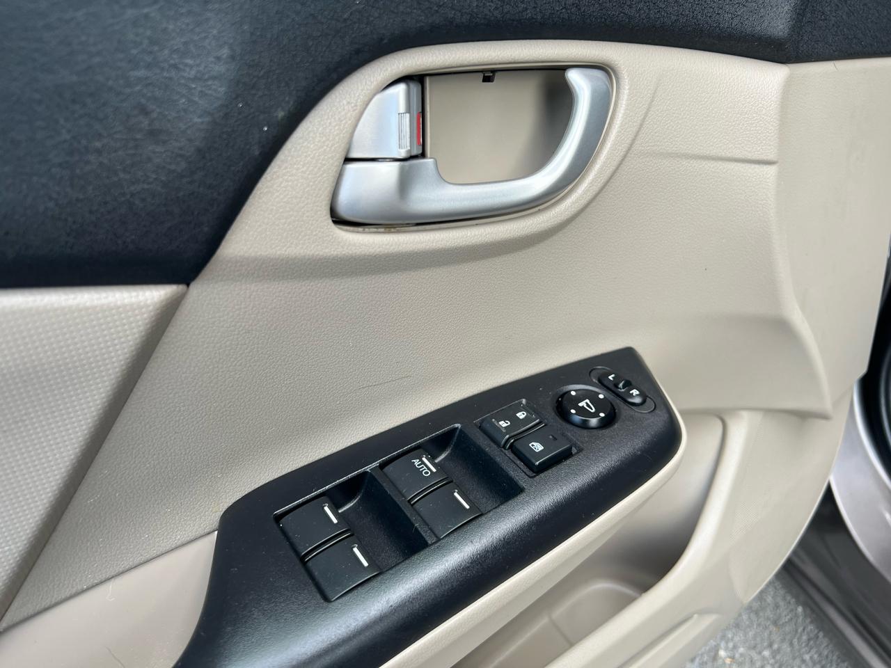 Honda Civic EX Sedan 5-Speed AT 2012