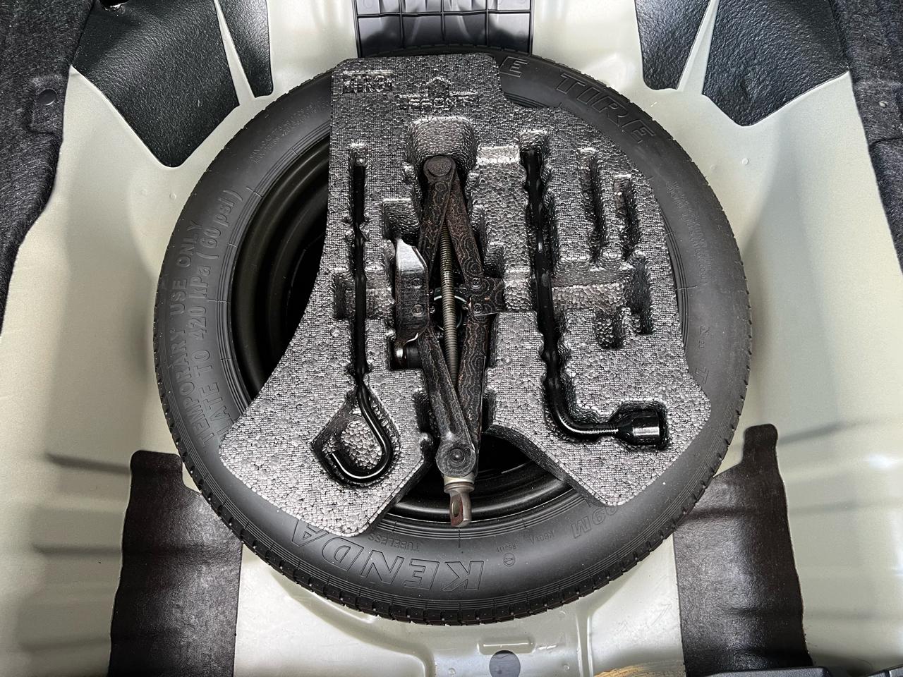 Honda Civic EX Sedan 5-Speed AT 2012