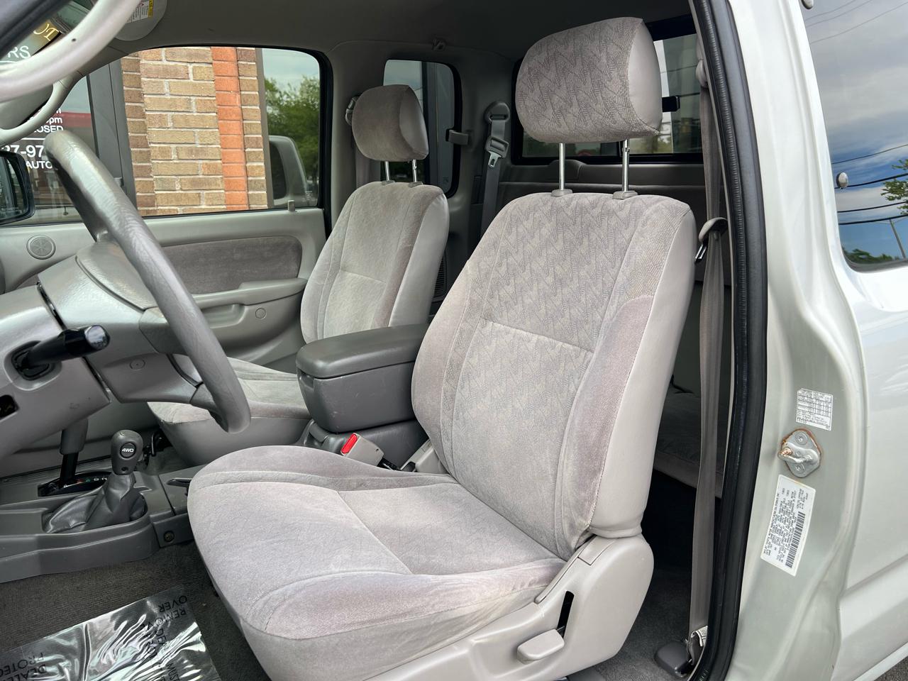 Toyota Tacoma Xtracab V6 4WD 2004