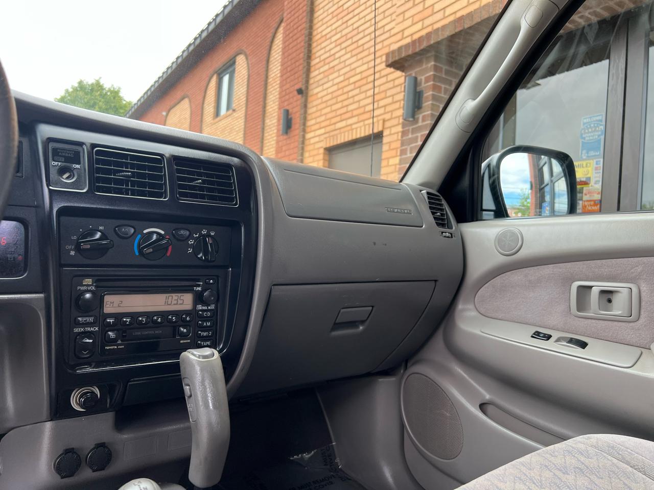 Toyota Tacoma Xtracab V6 4WD 2004