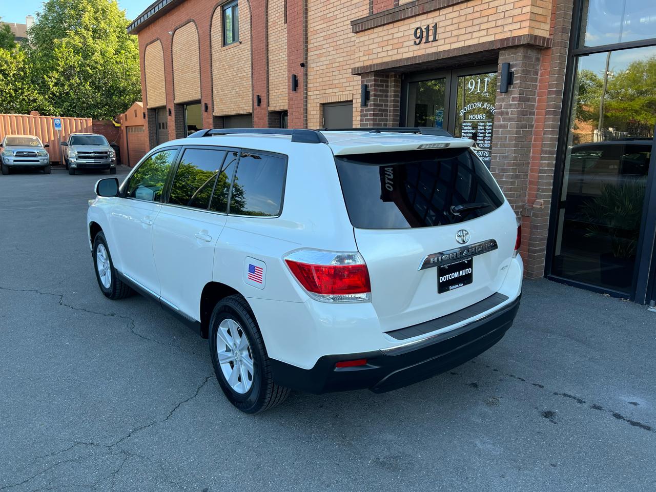 Toyota Highlander Base 4WD 2012